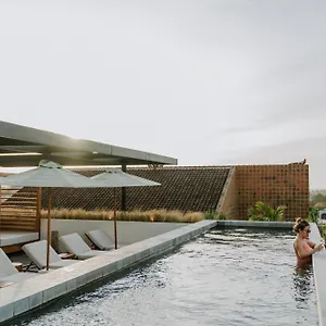 Hotel The Komu Bali Canggu